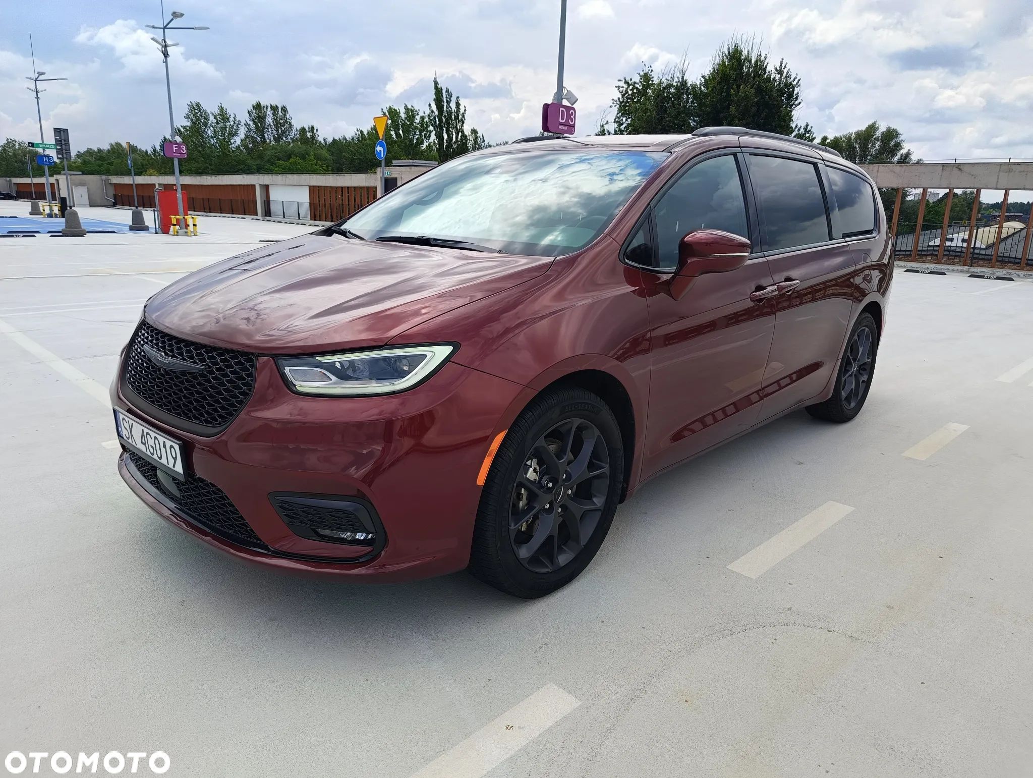 Chrysler Pacifica - 1