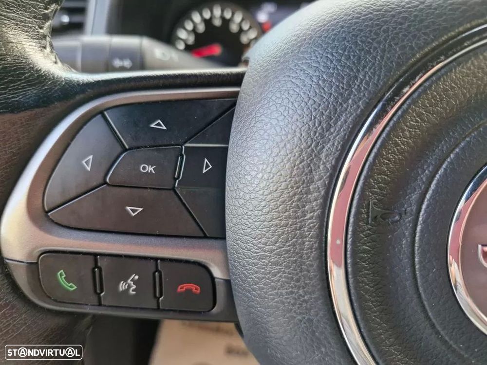 Jeep Renegade 1.0 T Limited - 31
