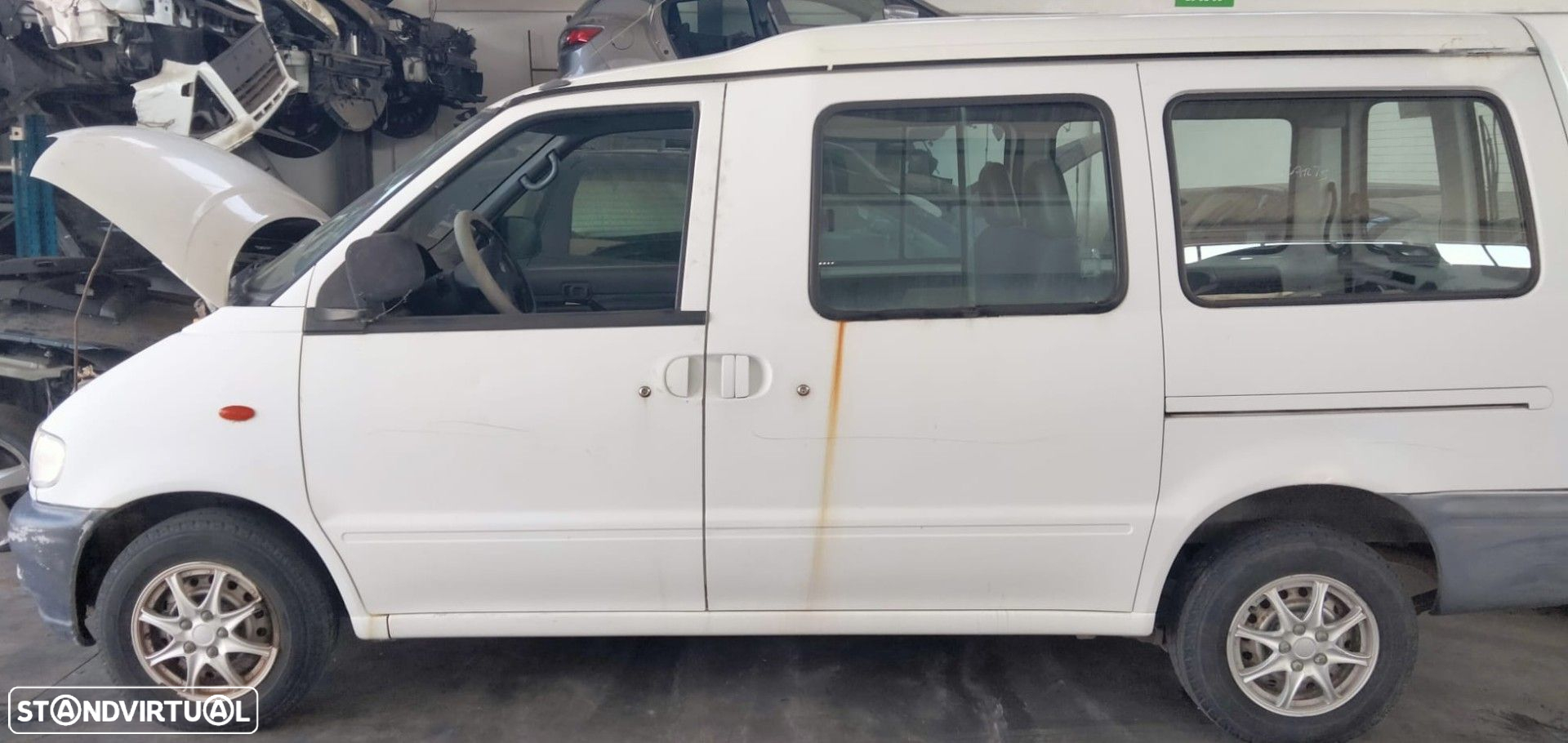 Nissan Vanette 2.3D de 2001 disponível para peças - 6