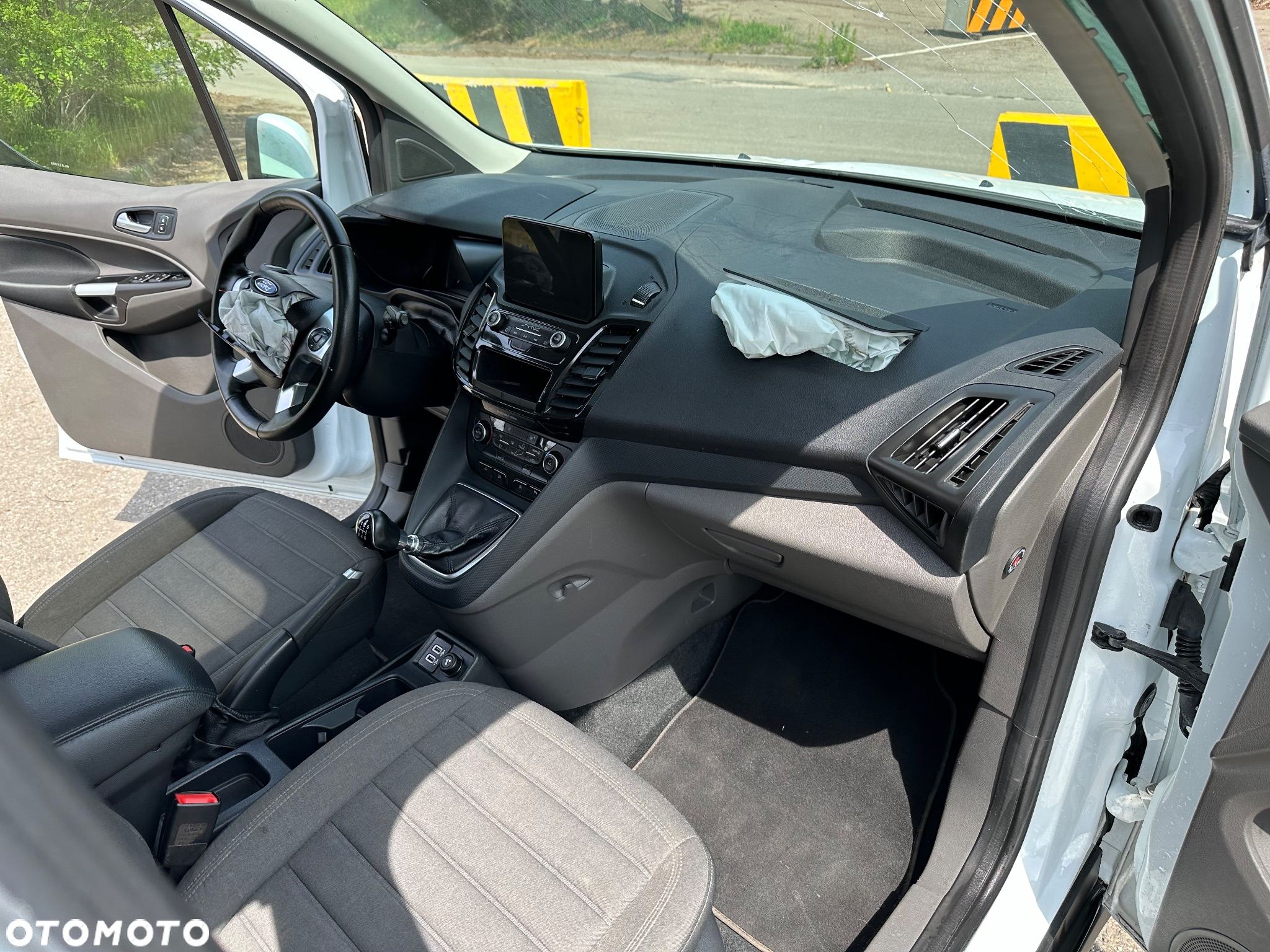 Ford Tourneo Connect Grand - 27