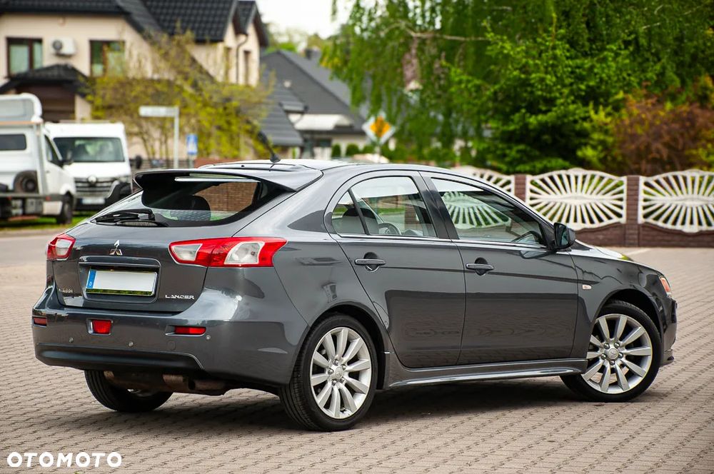 Mitsubishi Lancer 1.8 CVT Intense - 24
