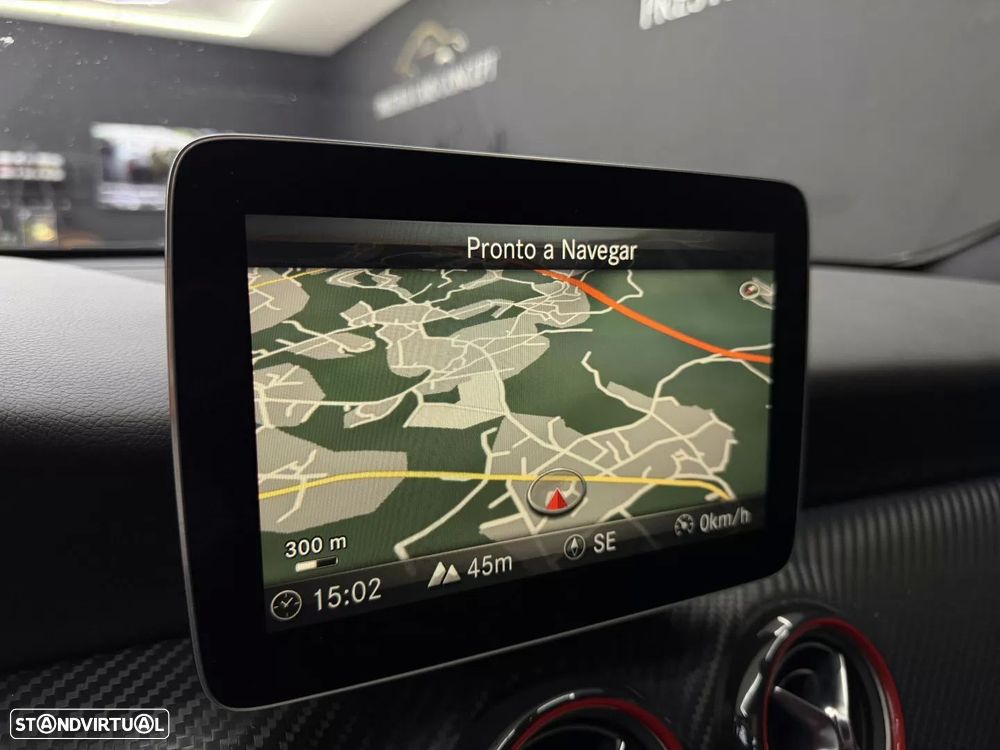 Mercedes-Benz A 180 d AMG Line Aut. — fotografia 32