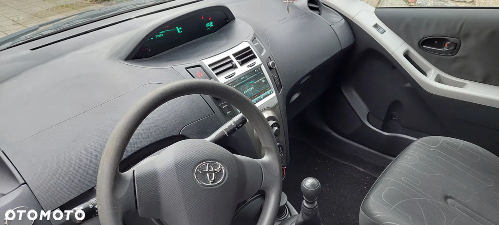 Toyota Yaris 1.33 Prestige - 8