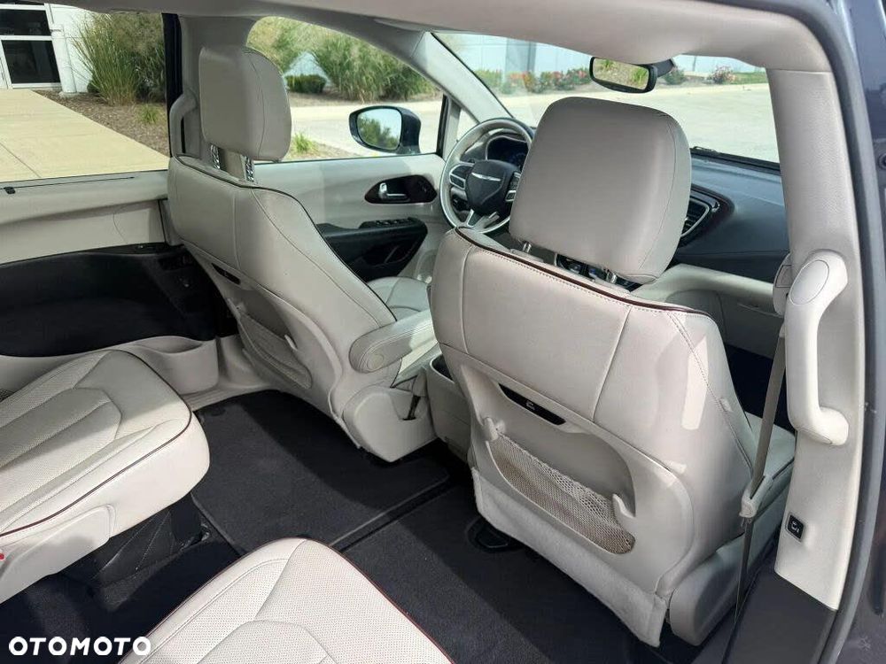 Chrysler Pacifica - 14