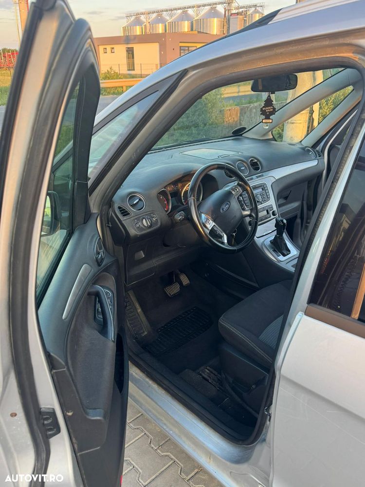 Ford Galaxy - 25