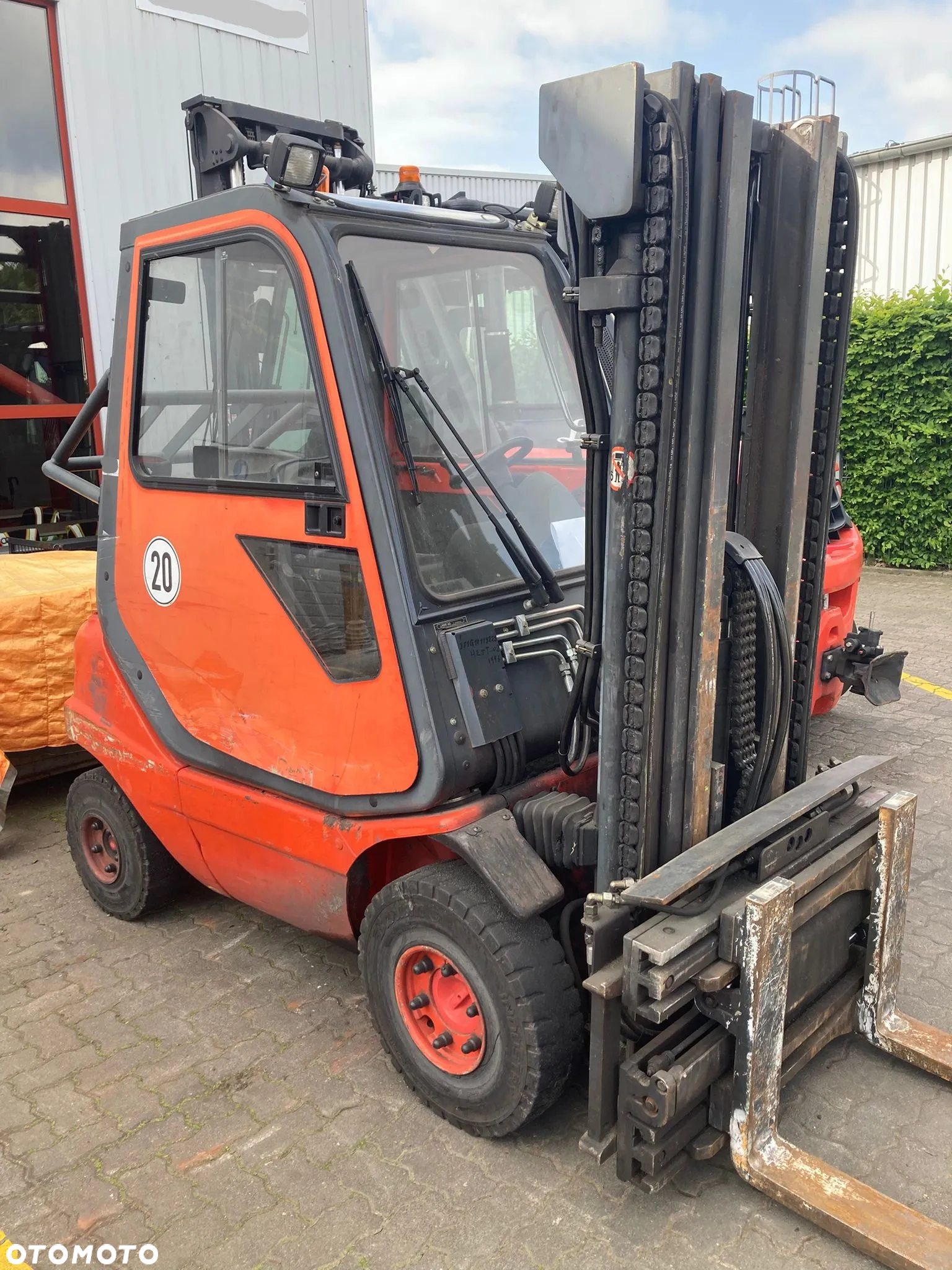 Linde [1996] WÓZEK WIDŁOWY LINDE H25T gaz 2,5t - 2