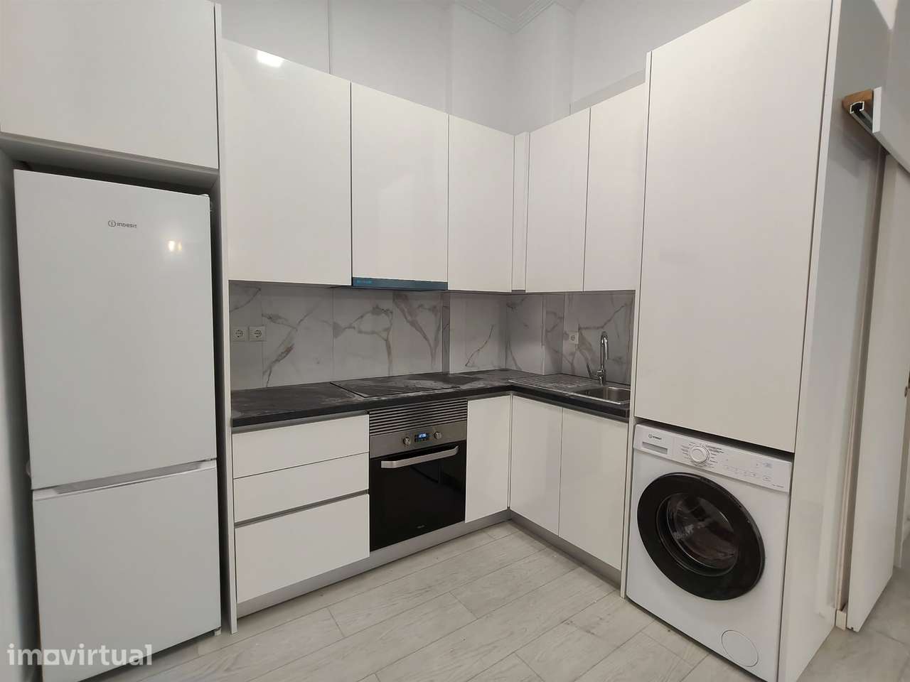 Loja / Apartamento T1 / Leiria - Grande imagem: 2/8