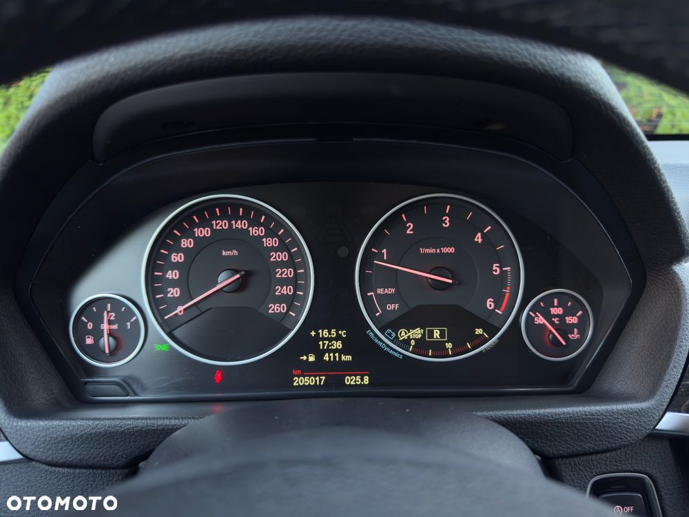 BMW Seria 3 318d Luxury Line - 26