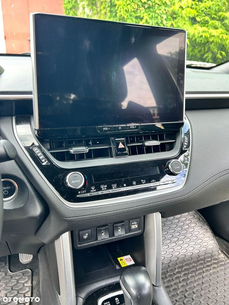Toyota Corolla Cross 2.0 Hybrid Executive - 12