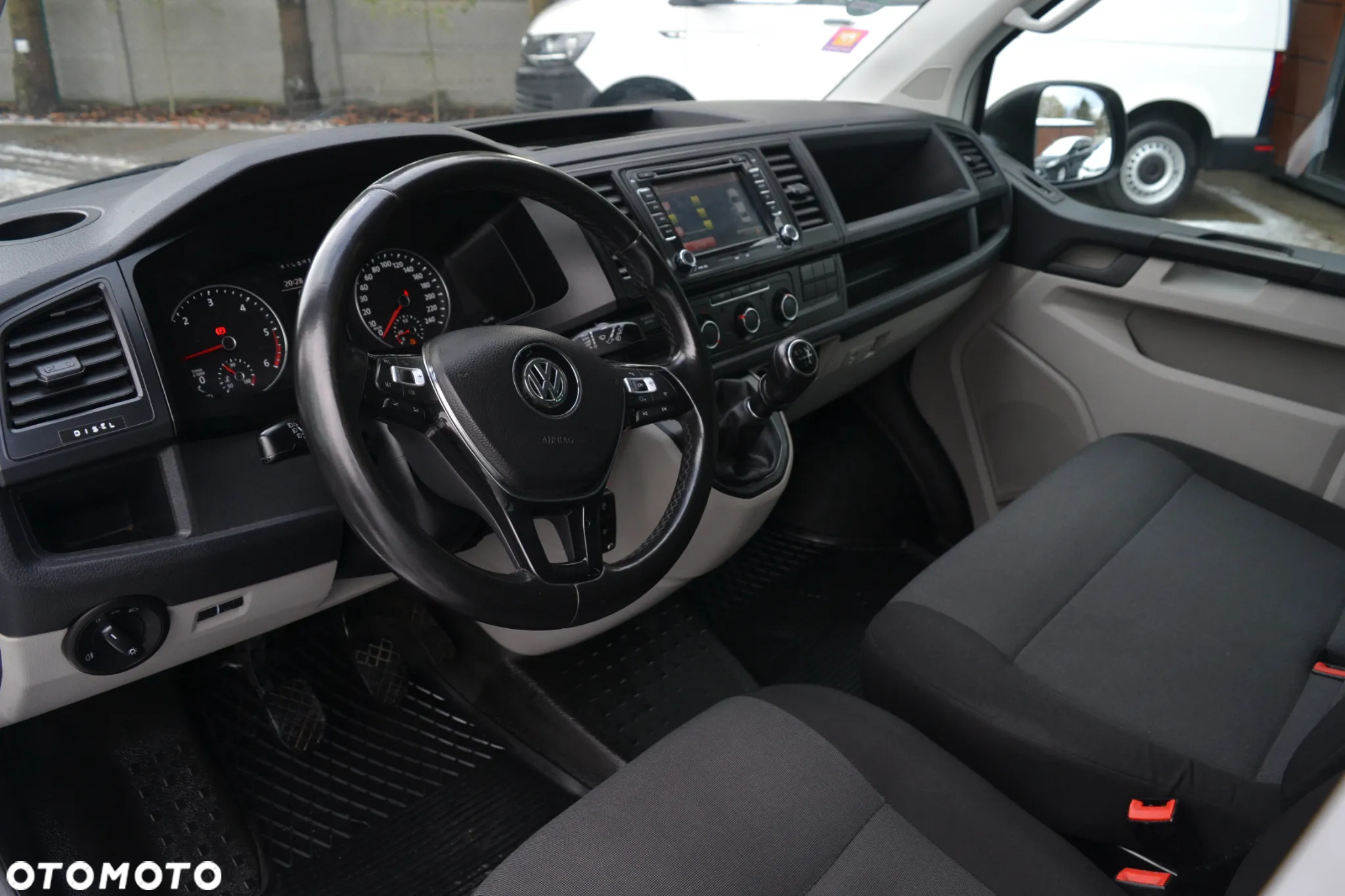Volkswagen Transporter - 12