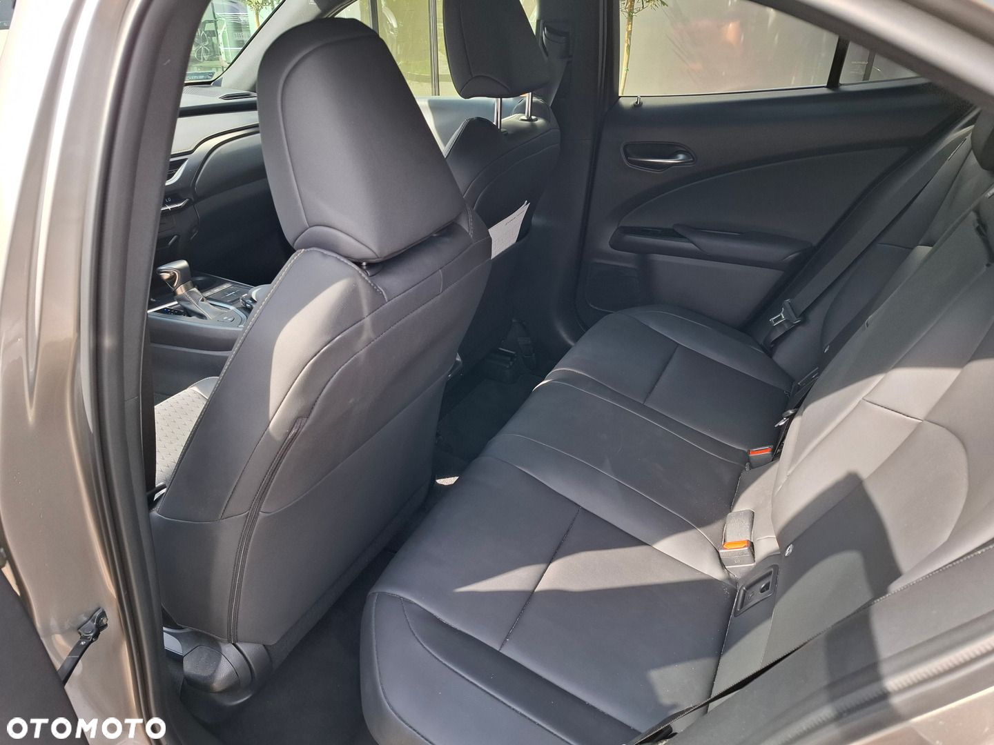 Lexus UX - 15