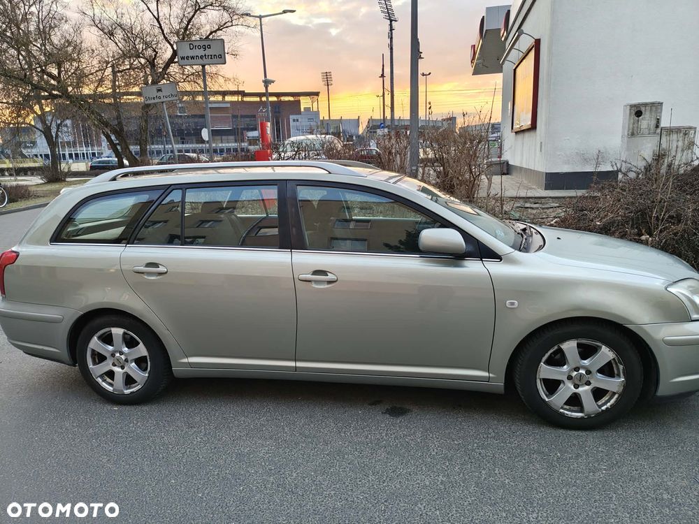 Toyota Avensis 1.8 VVT-i Luna - 3