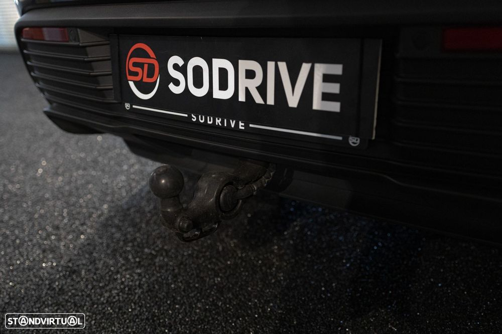 Porsche Macan Electric 4 - 45