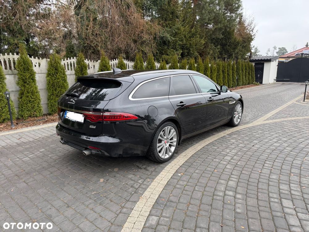 Jaguar XF 2.0 i4D AWD Portfolio - 2