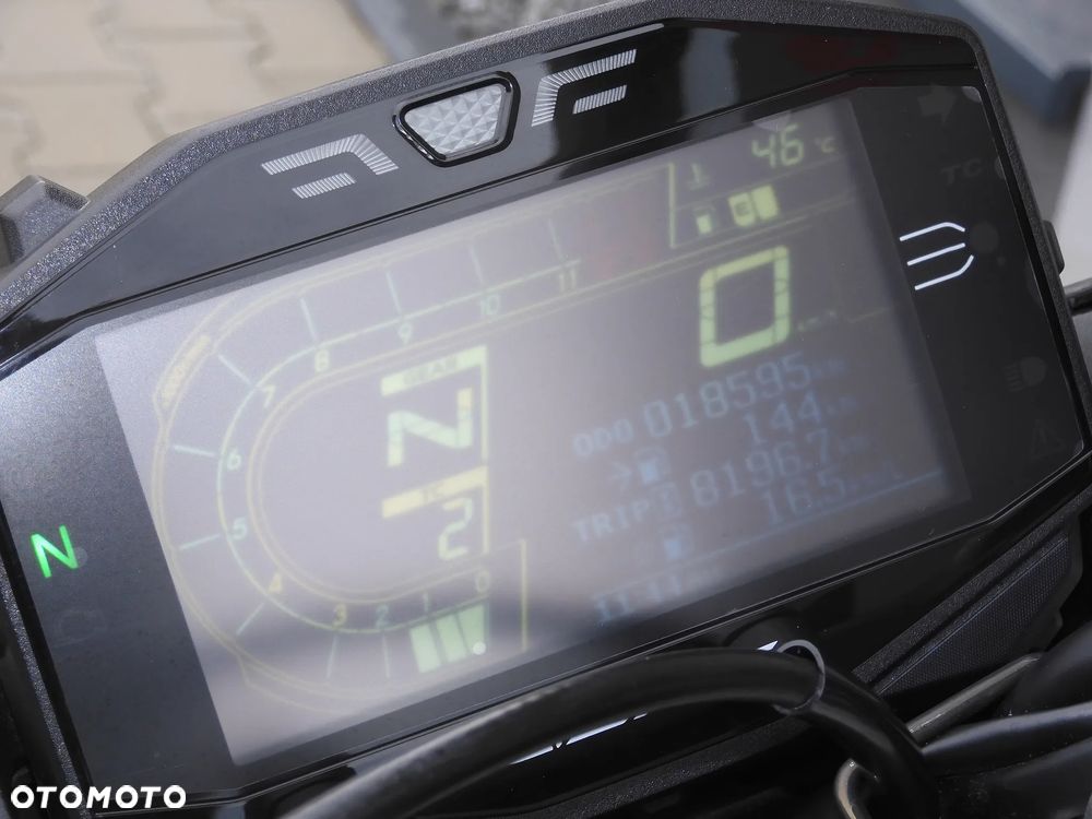 Suzuki GSX - 23