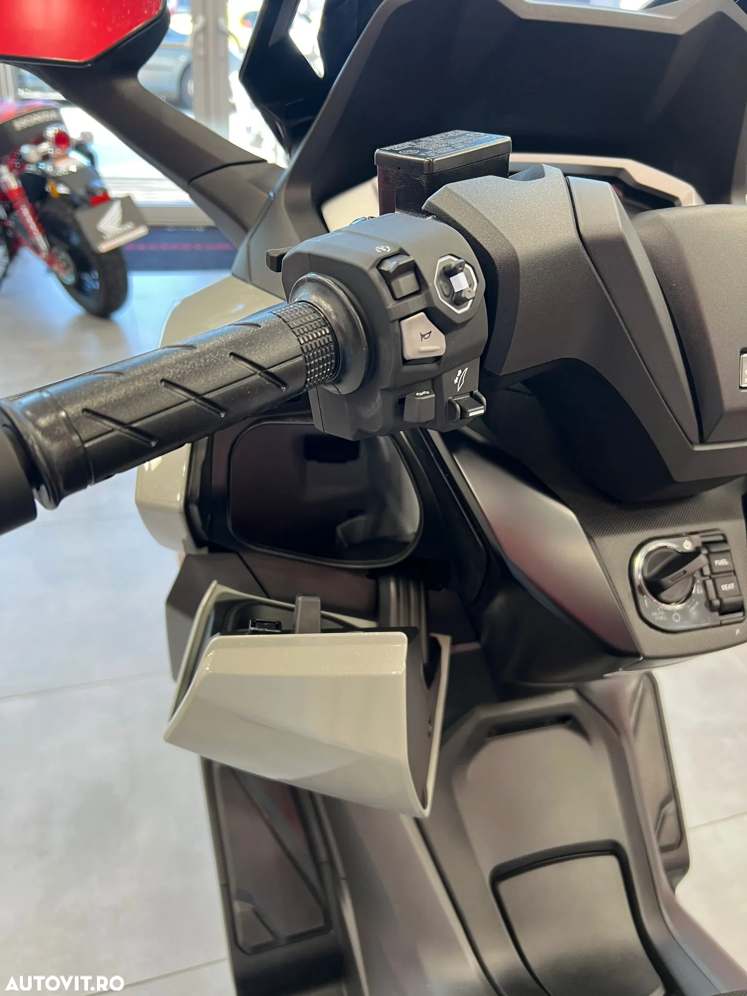 Honda Forza 350 - 8