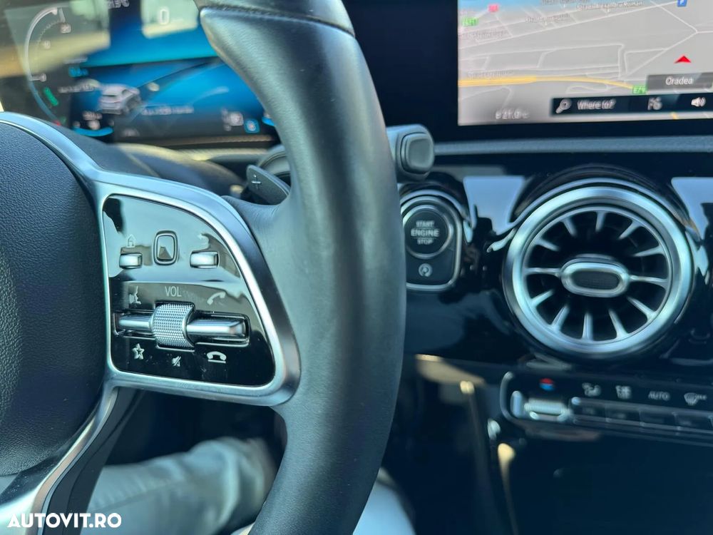 Mercedes-Benz A 180 7G-DCT AMG Line - 12