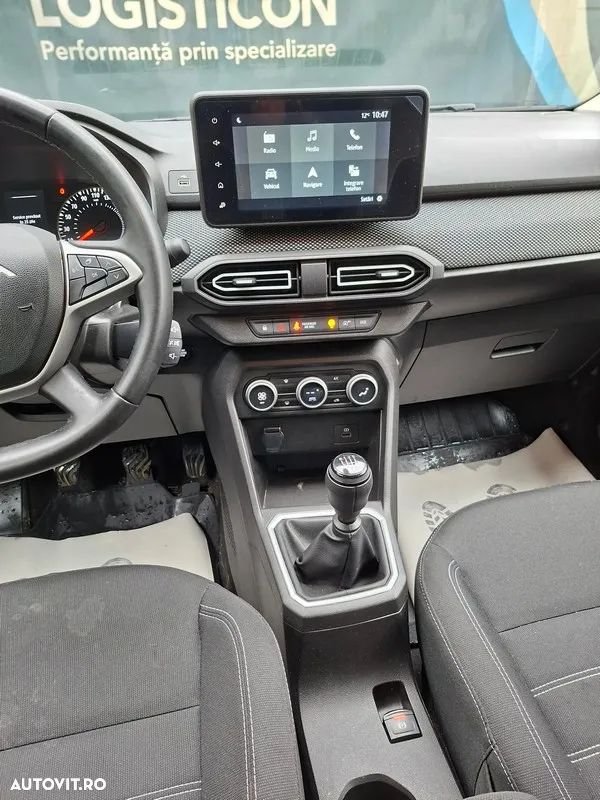 Dacia Logan TCe 90 Essential - 6