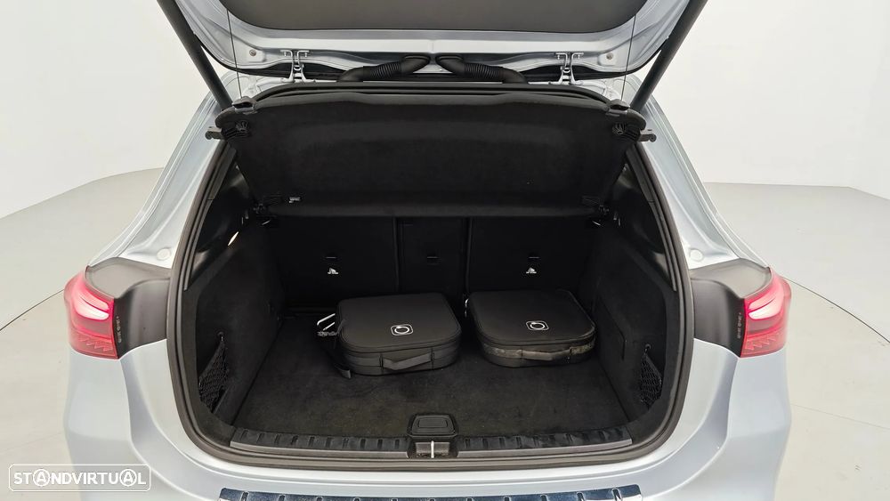 Mercedes-Benz GLA 250 e Progressive - 31