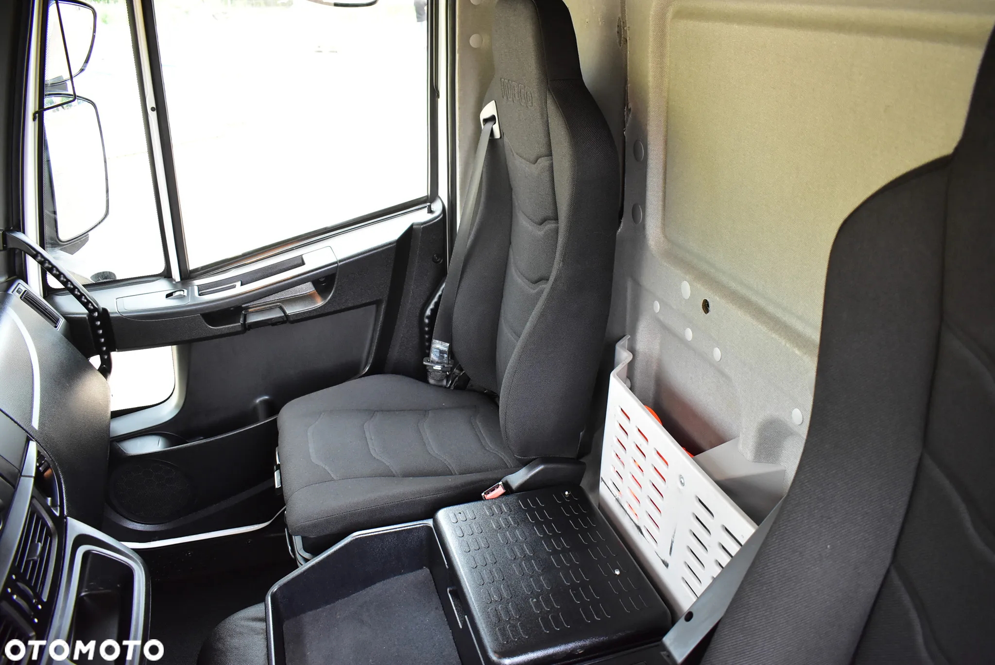 Iveco Eurocargo 140-250 Euro 6 Chłodnia / Mroźnia Drzwi +Winda ! Sprowadzona - 23