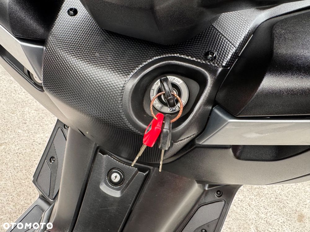 Yamaha X-max - 9