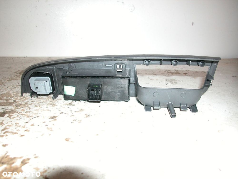 VW GOLF VI 6 PANEL PRZEŁĄCZNIK SZYB 1K4959857B - 2