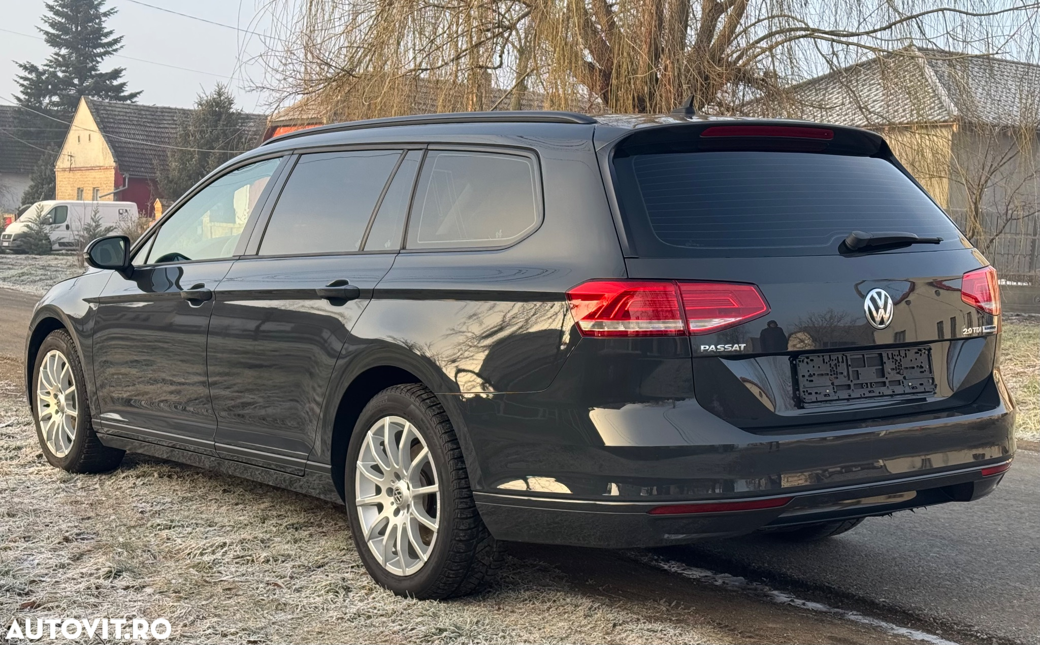Volkswagen Passat Variant 2.0 TDI (BlueMotion Technology) Trendline - 9