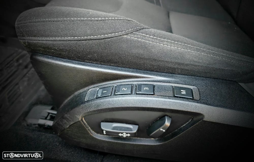 Volvo V40 D3 Momentum - 6