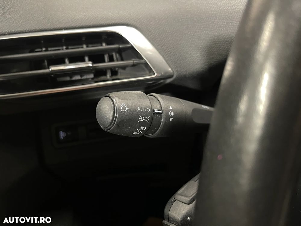 Peugeot 5008 PureTech 130 Stop & Start Active Business-Paket - 30