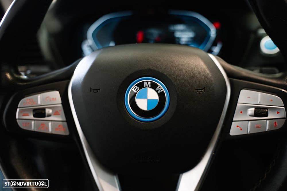 BMW iX3 - 29