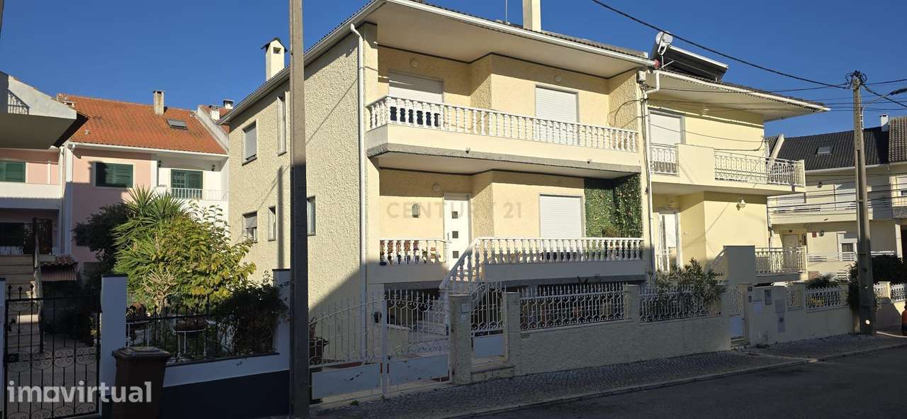 Moradia T4 em Corroios, Seixal - 459.000€ - Grande imagem: 4/13