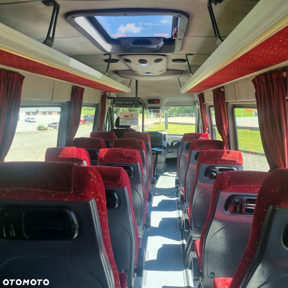 Mercedes-Benz Sprinter - 9