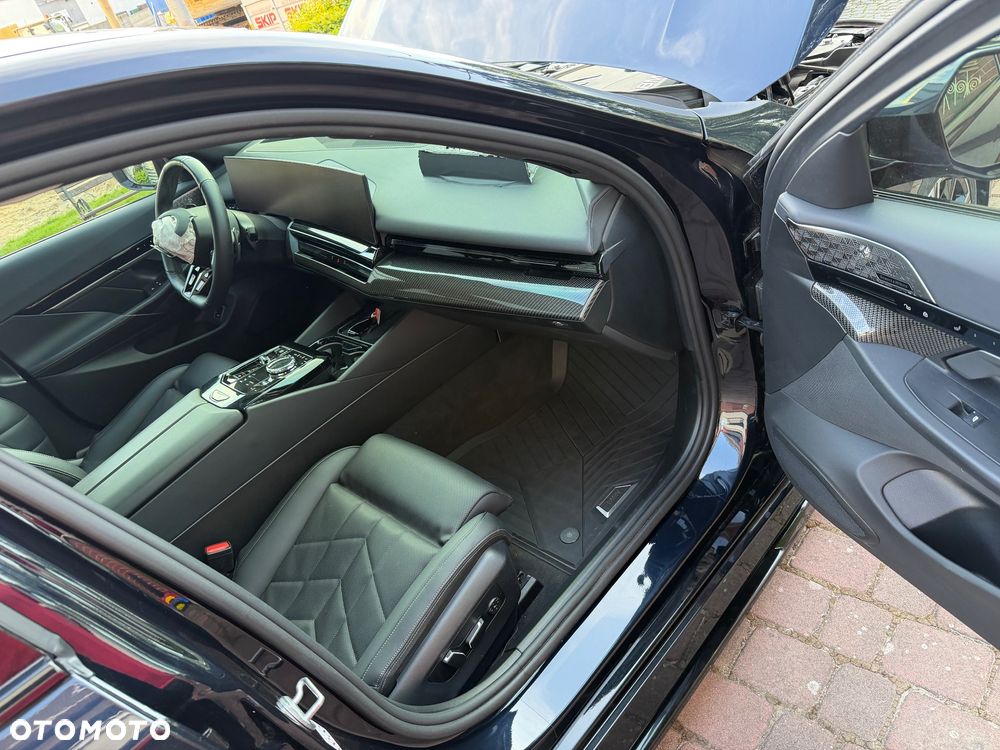 BMW Seria 5 520d xDrive mHEV M Sport - 29