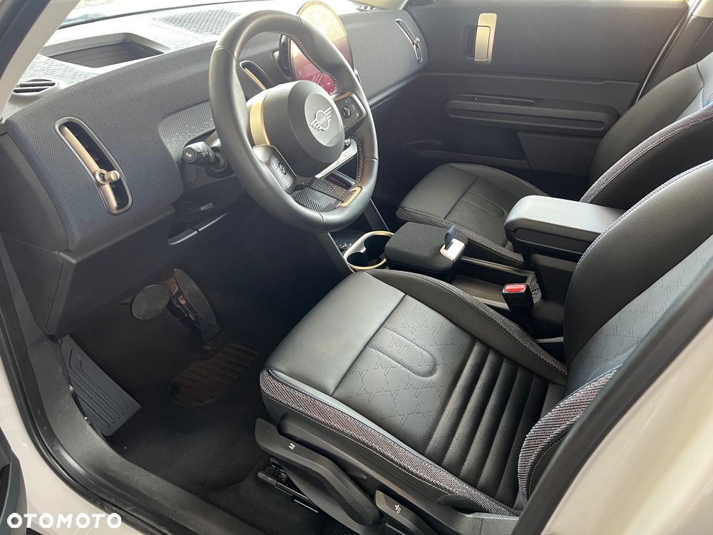 MINI Countryman C Classic Trim - 32