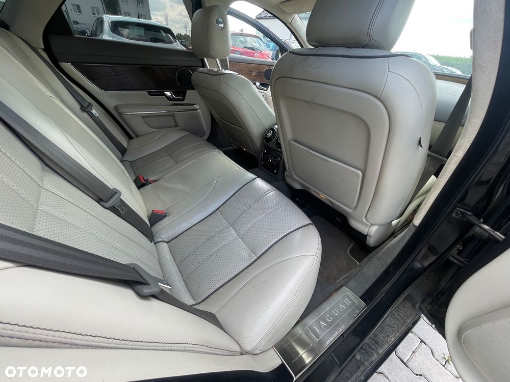 Jaguar XJ 3.0 D V6 Portfolio - 13