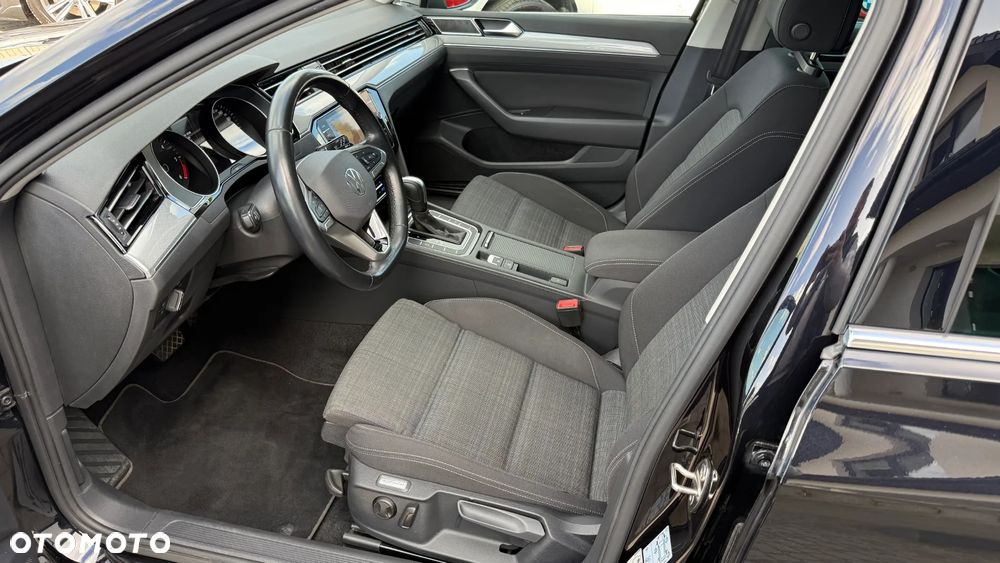 Volkswagen Passat 2.0 TDI SCR DSG Business - 24