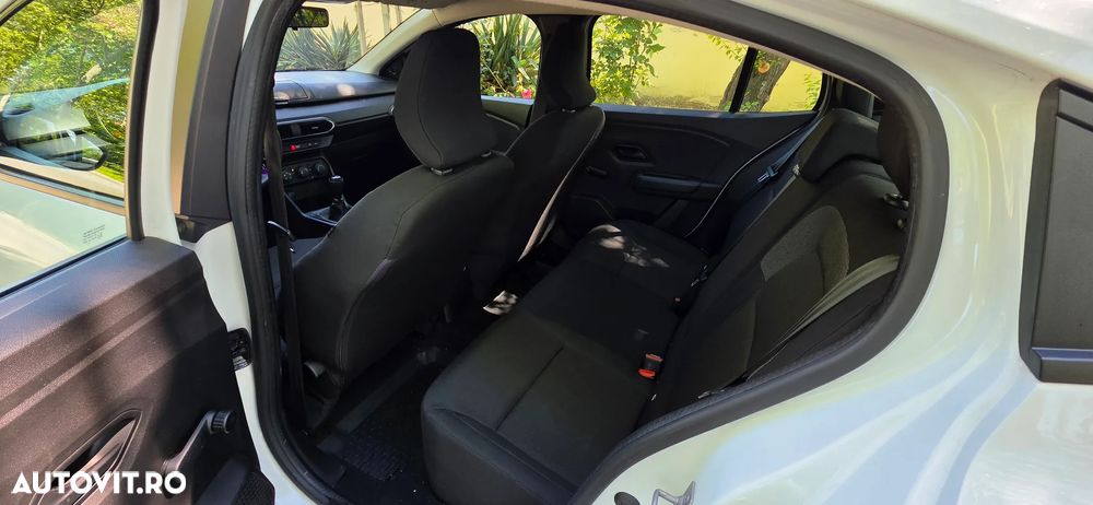 Dacia Logan TCe 90 Essential - 7