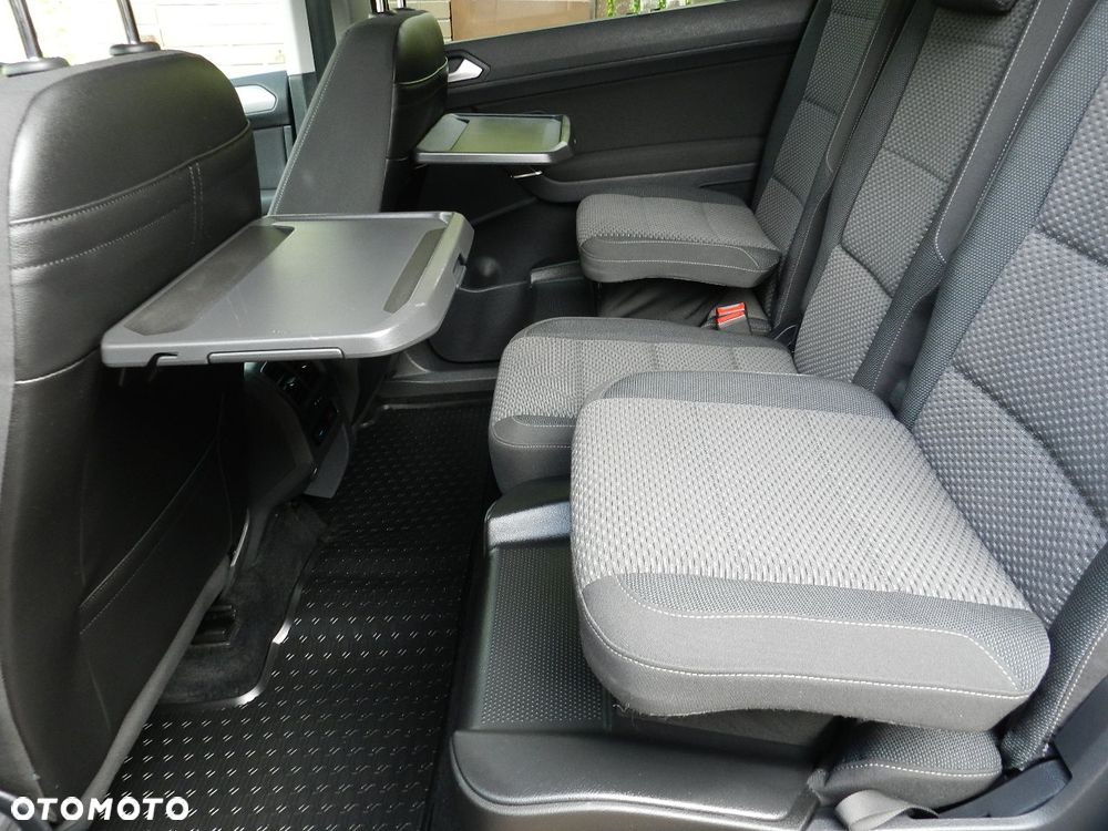 Volkswagen Touran - 13