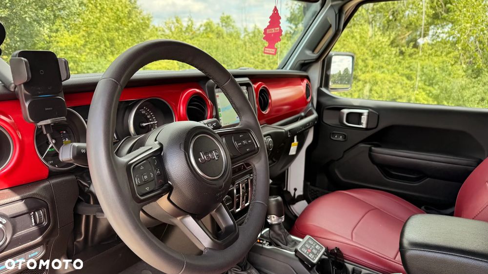 Jeep Wrangler - 12