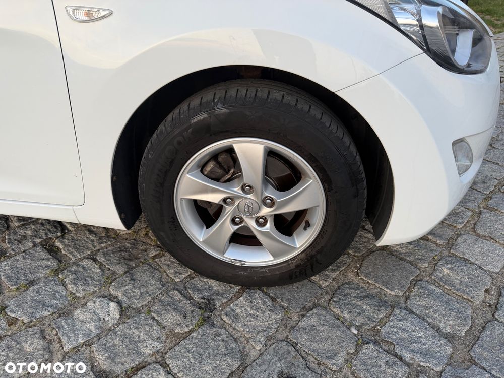 Hyundai Elantra 1.6 Comfort - 26