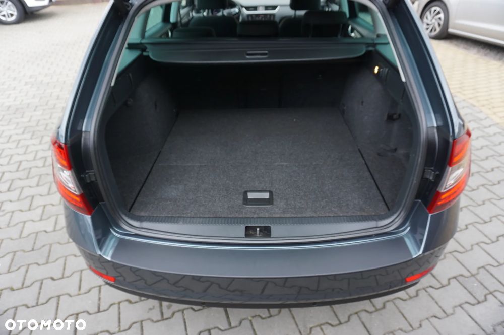 Skoda Octavia 2.0 TDI DSG Soleil - 37