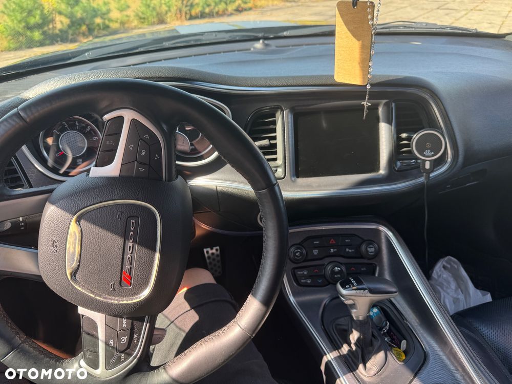 Dodge Challenger - 13