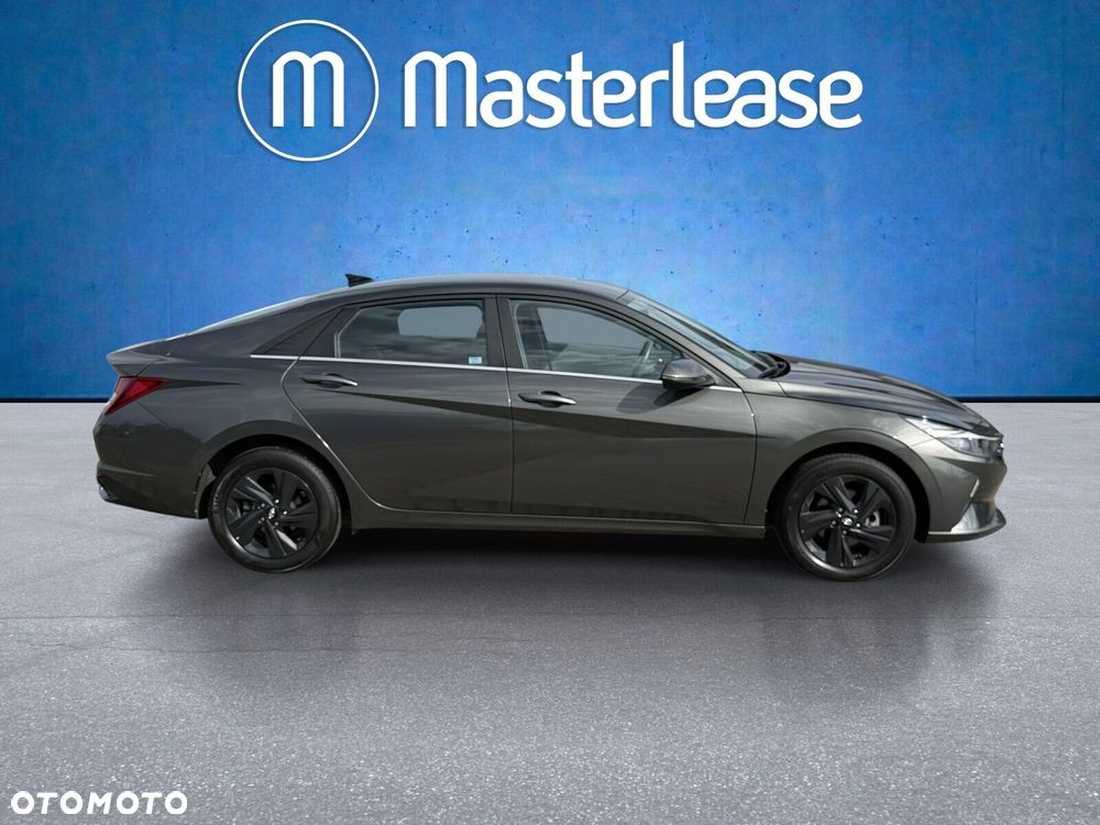 Hyundai Elantra 1.6 Smart CVT - 4
