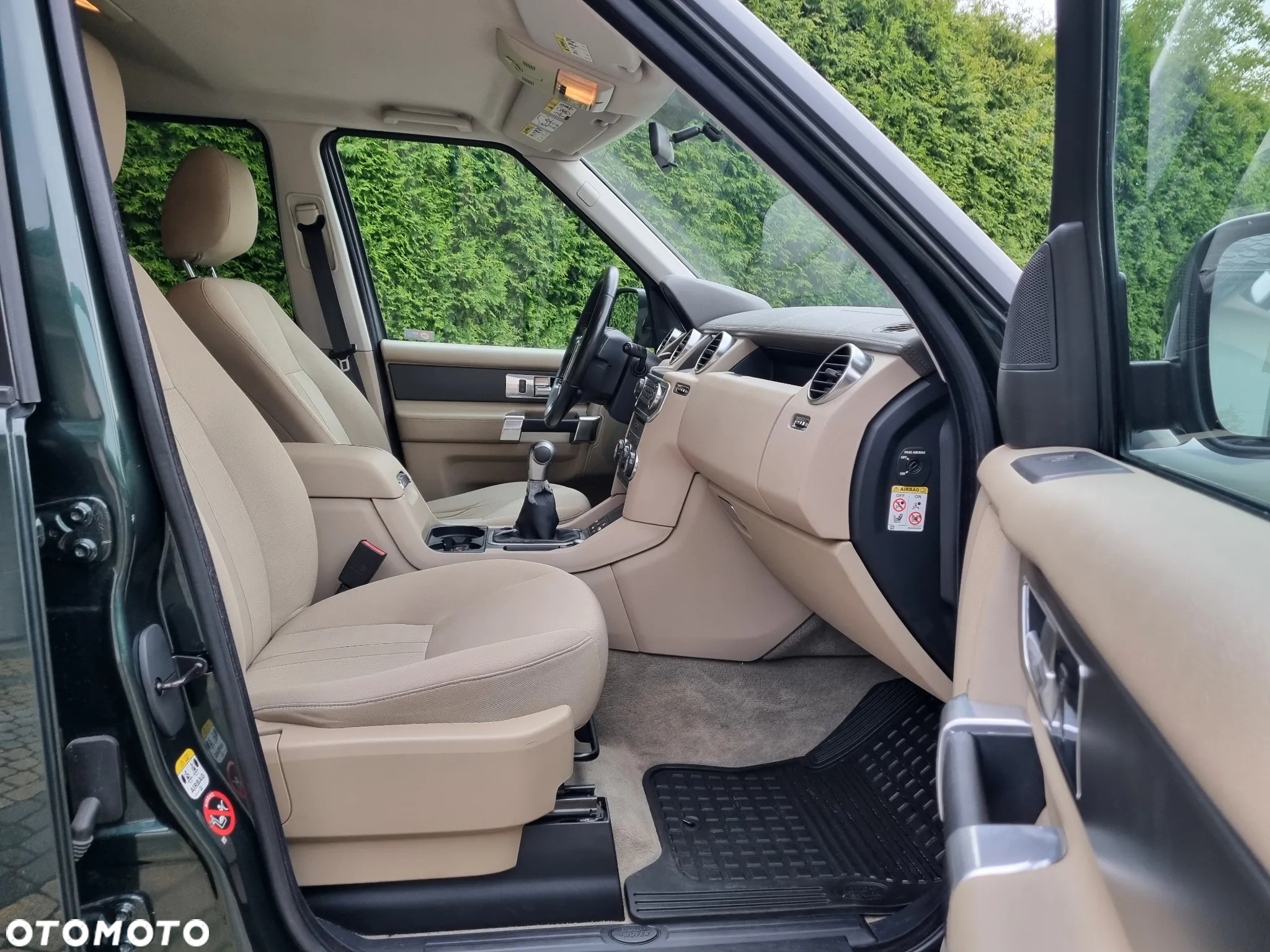 Land Rover Discovery IV 2.7D V6 S - 16