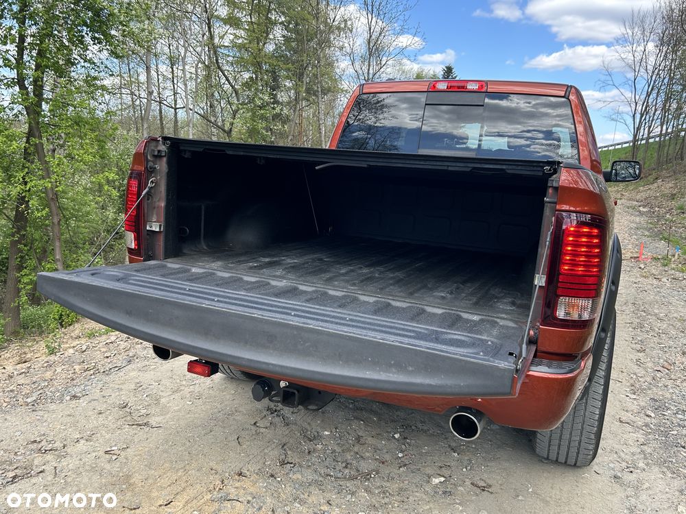 Dodge RAM - 8