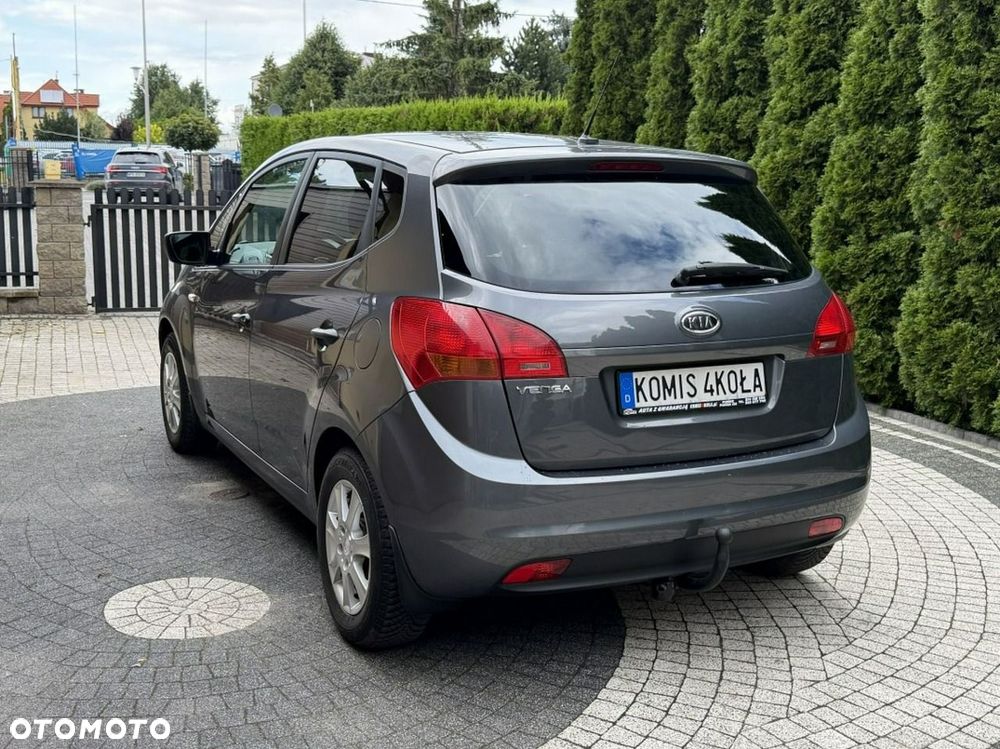 Kia Venga - 4