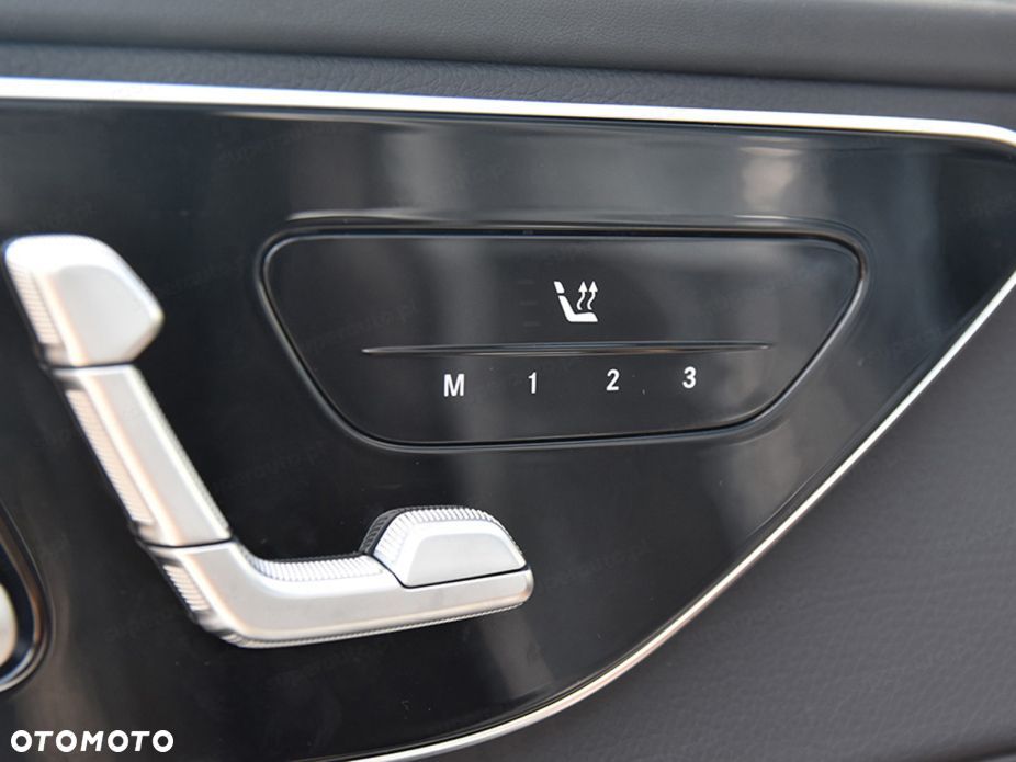 Mercedes-Benz Klasa C 200 mHEV 4-Matic AMG - 19