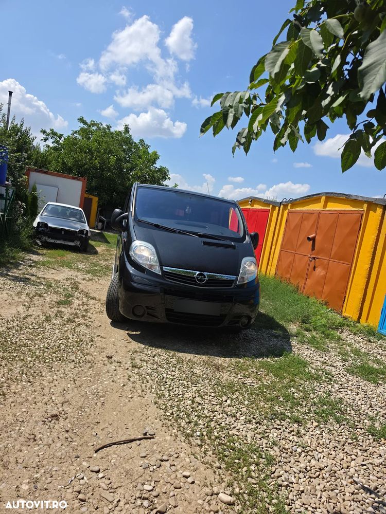 Opel Vivaro - 1