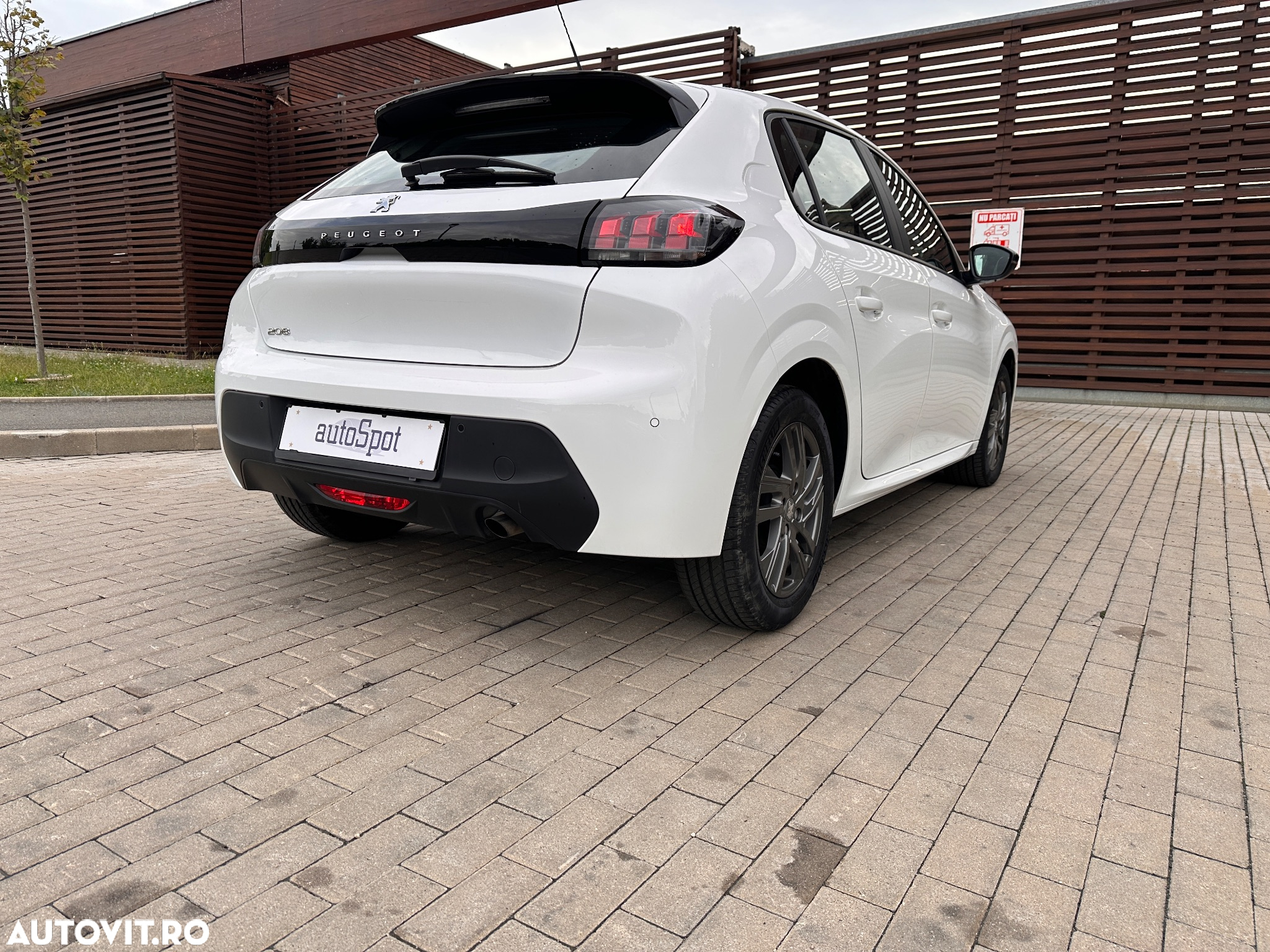 Peugeot 208 1.2L PureTech 75 S&S BVM5 Active - 15