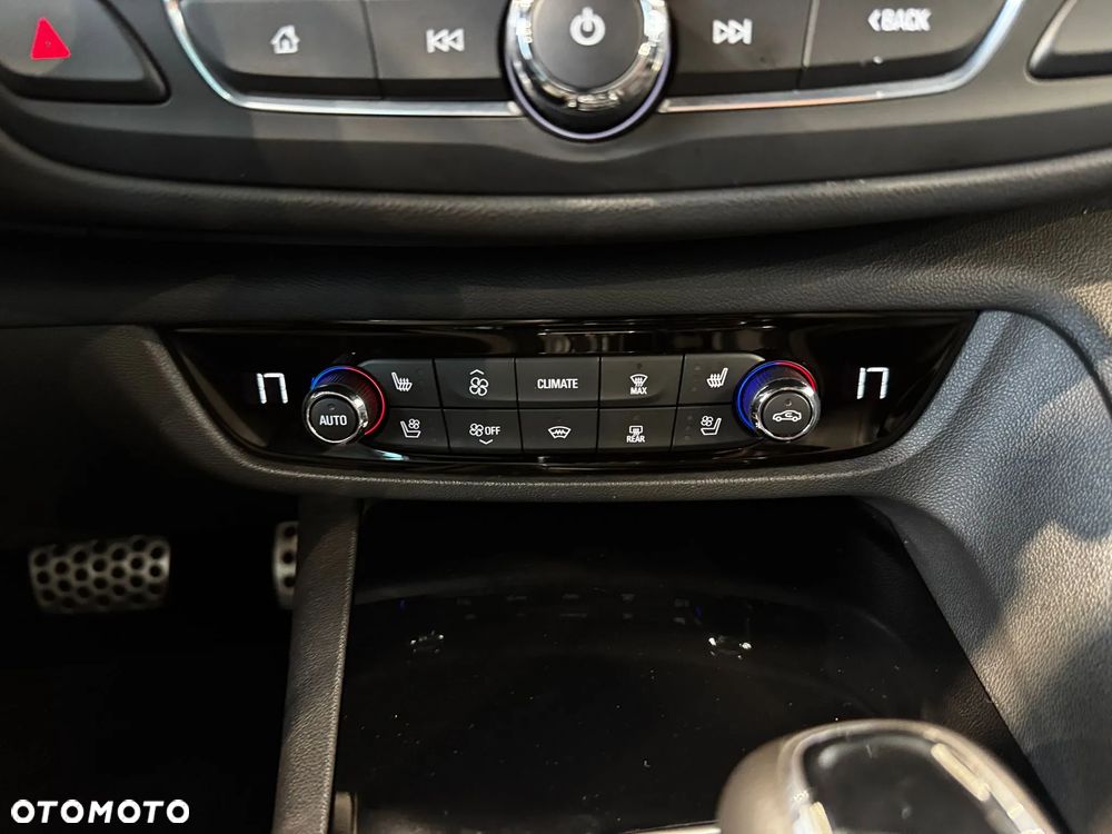 Opel Insignia 2.0 T 4x4 Innovation S&S - 15